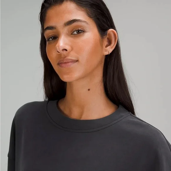 NWT Lululemon Perfectly Oversized Cropped Crew Softstreme Womens Black - Picture 3 of 4